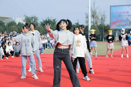 也让他在禁